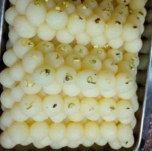 A fresh tray of rasgulla